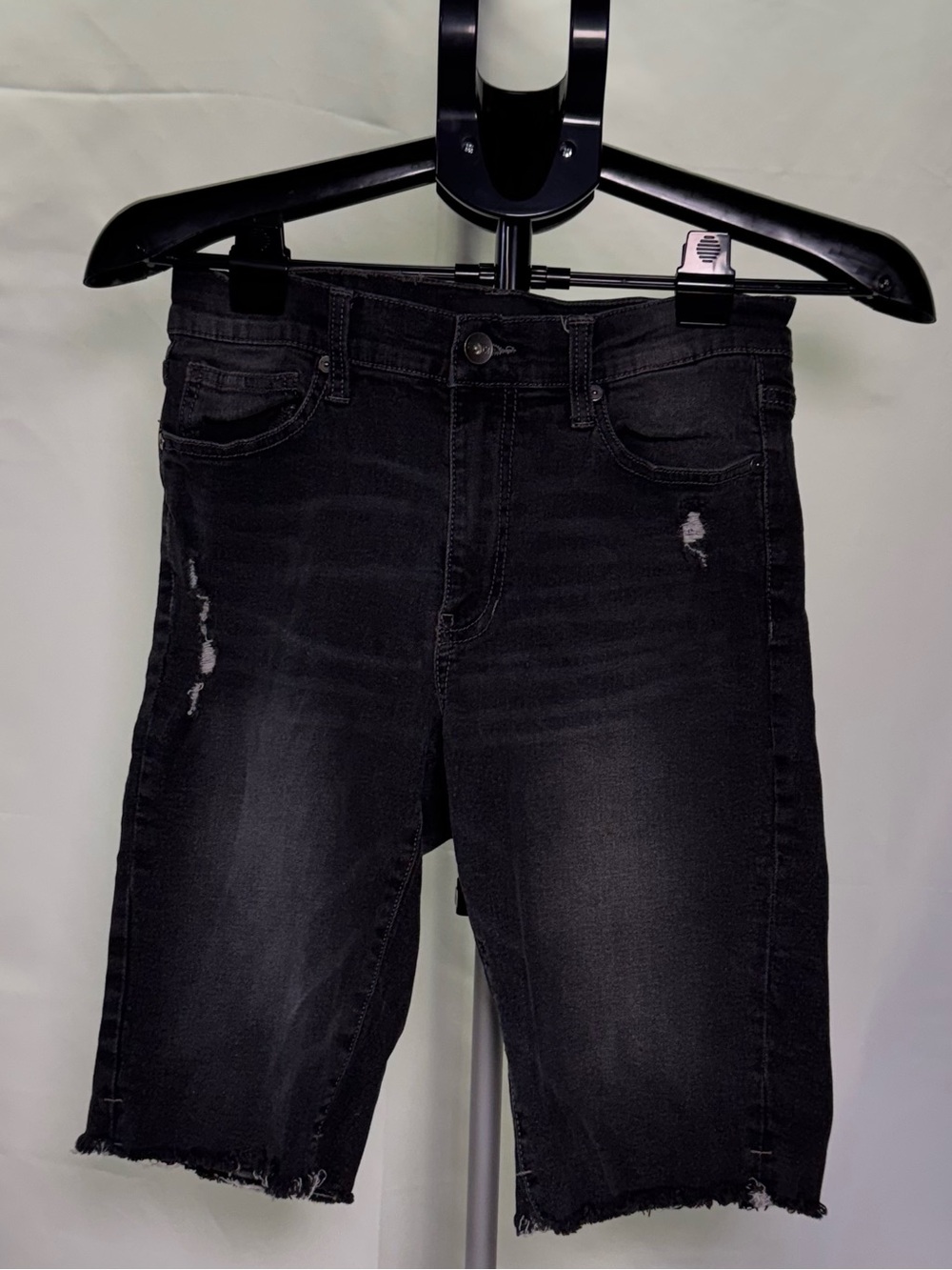 Women’s Black Distressed Y2K Edgy Grunge Jorts, Size 28